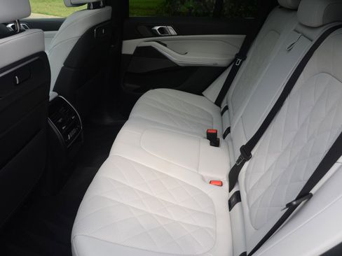 Used 2025 BMW X5 xDrive40i image 16