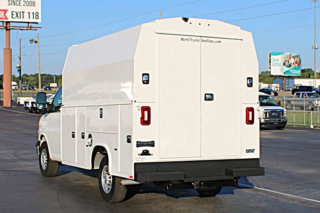 Used 2022 Chevrolet Express 3500 w/ Power Convenience Package RWD image 4