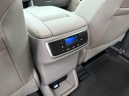 Used 2016 Toyota Highlander XLE image 33