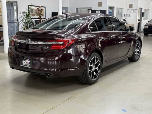 Used 2017 Buick Regal Sport Touring FWD image 2