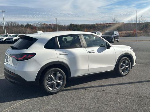 New 2026 Honda HR-V LX image 5