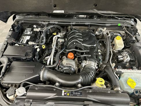 Used 2017 Jeep Wrangler Unlimited Rubicon AWD/4WD image 31