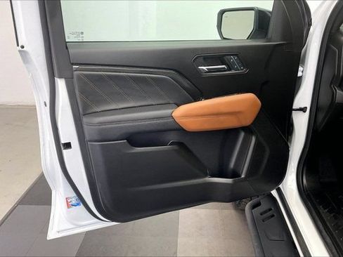Used 2024 GMC Canyon AT4 w/ AT4 Premium Package AWD/4WD image 25