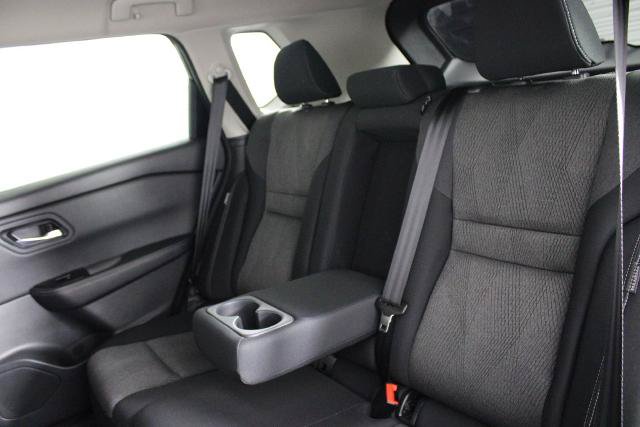 Certified 2026 Nissan Rogue SV FWD image 18