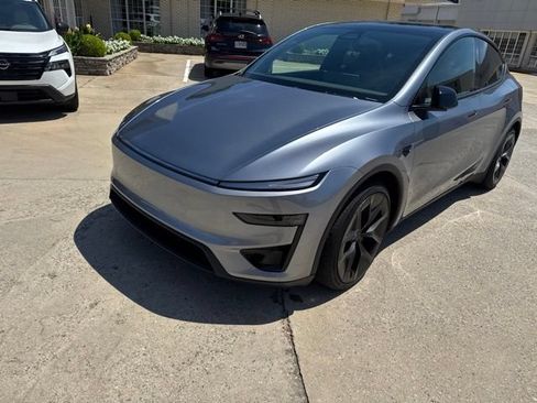 Used 2026 Tesla Model Y Performance AWD/4WD image 3