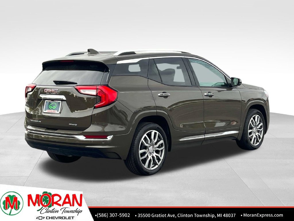 Used 2023 GMC Terrain Denali w/ Denali Premium Package AWD/4WD image 6