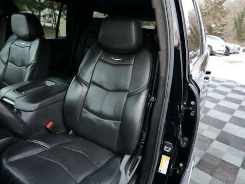 Used 2020 Cadillac Escalade Platinum image 16