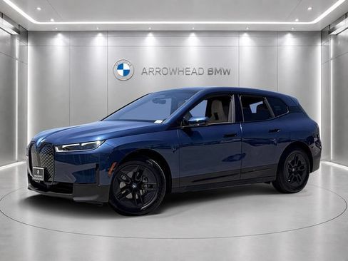 Certified 2024 BMW iX xDrive50 w/ Premium Package AWD/4WD image 35