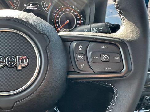 New 2026 Jeep Gladiator Sport AWD/4WD image 19
