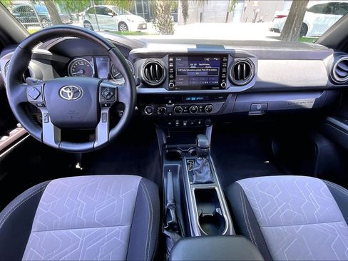Used 2022 Toyota Tacoma TRD Off-Road AWD/4WD image 14