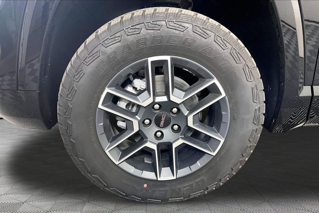 New 2027 GMC Terrain AT4 w/ Convenience Package III AWD/4WD image 13