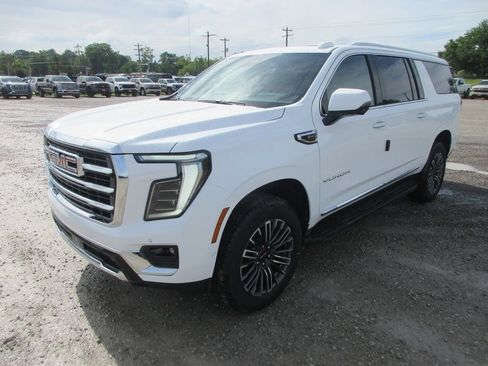 New 2026 GMC Yukon XL Elevation w/ Elevation Premium Package AWD/4WD image 9