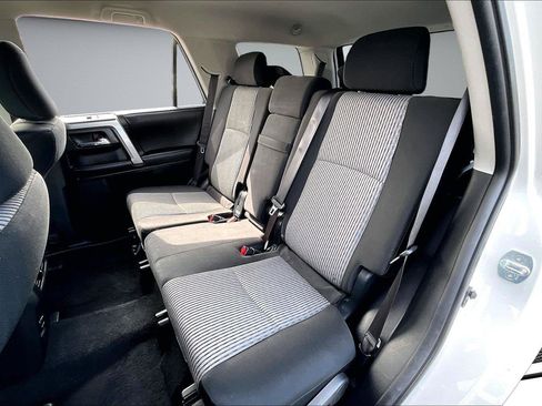Used 2016 Toyota 4Runner SR5 AWD/4WD image 23