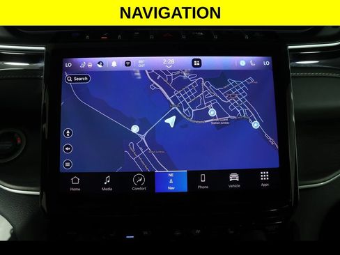 Used 2022 Jeep Grand Cherokee Limited 4xe w/ Luxury Tech Group II AWD/4WD image 14