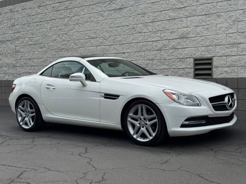 Used 2015 Mercedes-Benz SLK 250 image 4