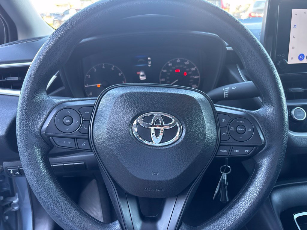 Used 2025 Toyota Corolla LE FWD image 17