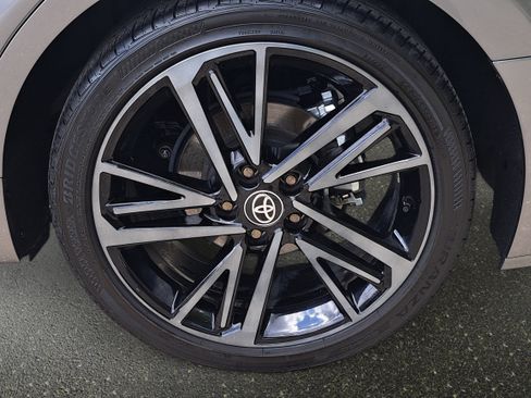 Used 2025 Toyota Camry XSE FWD image 32