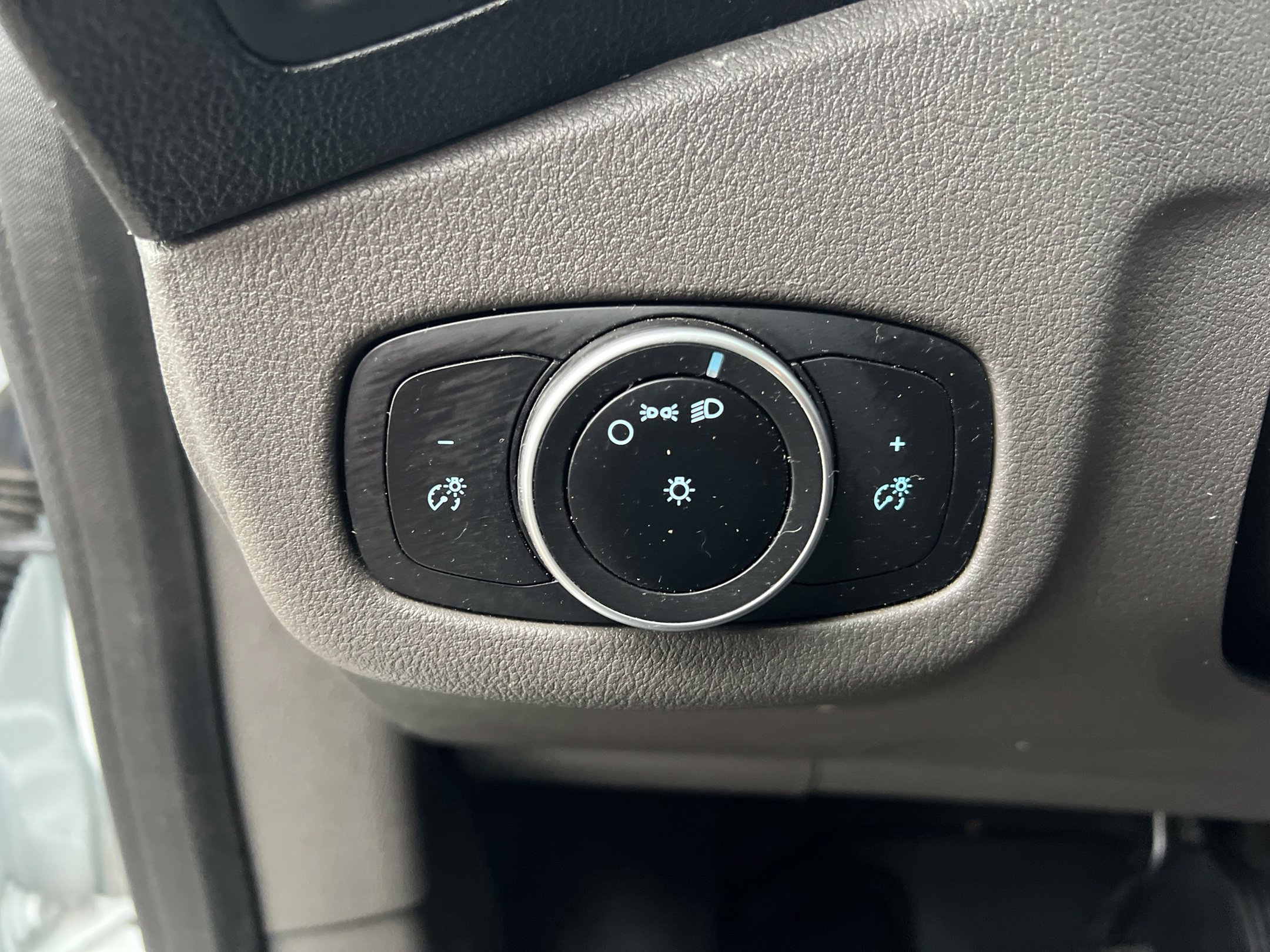 Used 2019 Ford Transit Connect XL FWD image 16