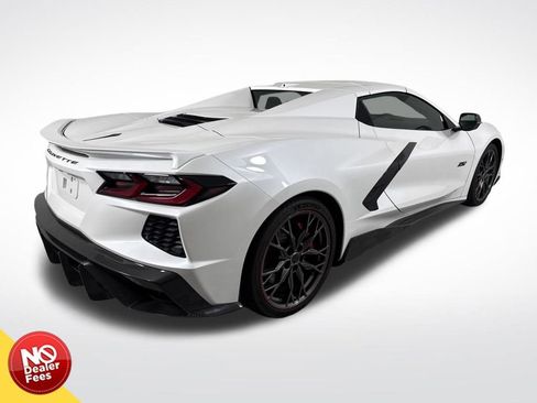 Used 2023 Chevrolet Corvette Stingray Premium Conv w/ Z51 Performance Package RWD image 3