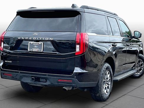 Certified 2025 Ford Expedition Active AWD/4WD image 7