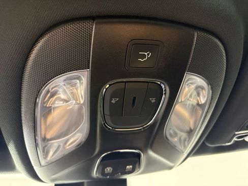 New 2026 Jeep Compass Latitude w/ Sun and Sound Group AWD/4WD image 37