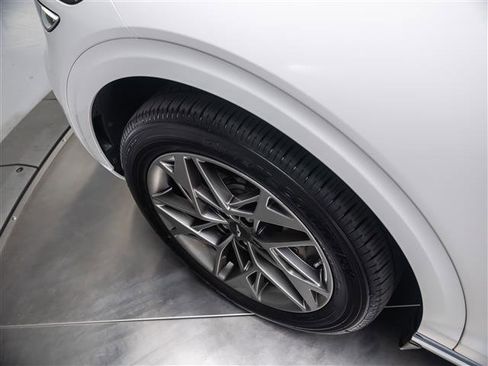 Used 2023 Genesis GV70 2.5T w/ Select Package image 10