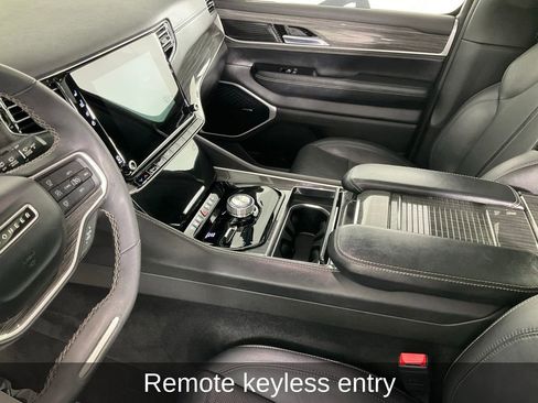 Used 2022 Jeep Wagoneer Series II w/ Premium Group I image 17