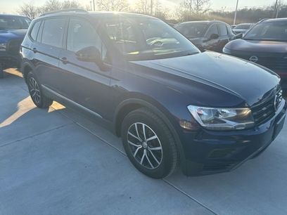 Used 2021 Volkswagen Tiguan SE w/ Panoramic Sunroof Package