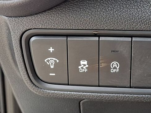 Used 2025 Kia Soul LX w/ LX Technology Package FWD image 22
