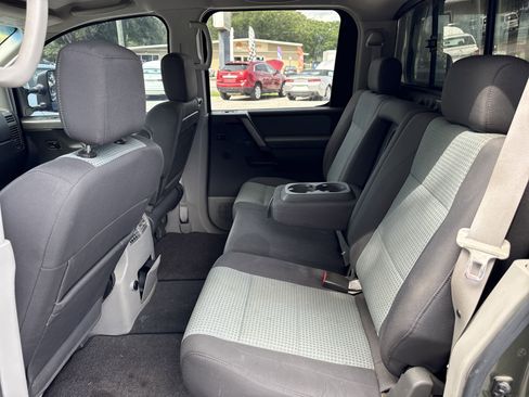 Used 2004 Nissan Titan SE image 10