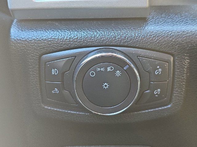 Used 2019 Ford F150 Lariat w/ Equipment Group 502A Luxury AWD/4WD image 18