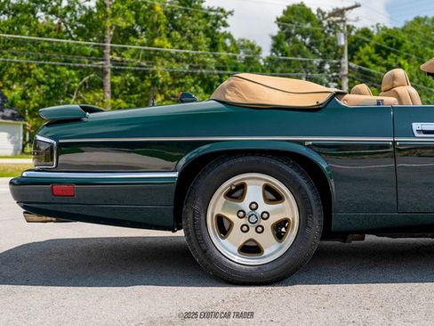 Used 1994 Jaguar XJS V12 Convertible image 10