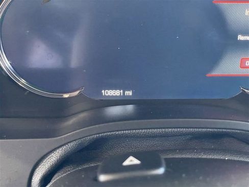 Used 2020 Cadillac Escalade Luxury image 11