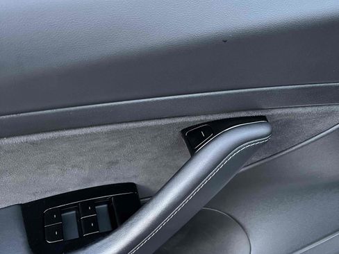 Used 2020 Tesla Model 3 Standard Range Plus image 90