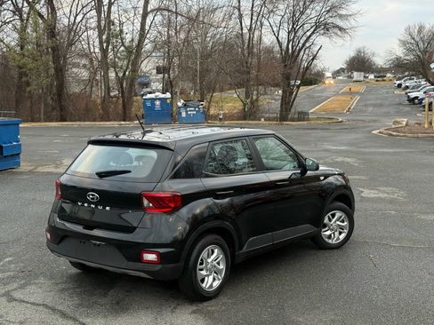 Used 2023 Hyundai Venue SE w/ Cargo Package image 4
