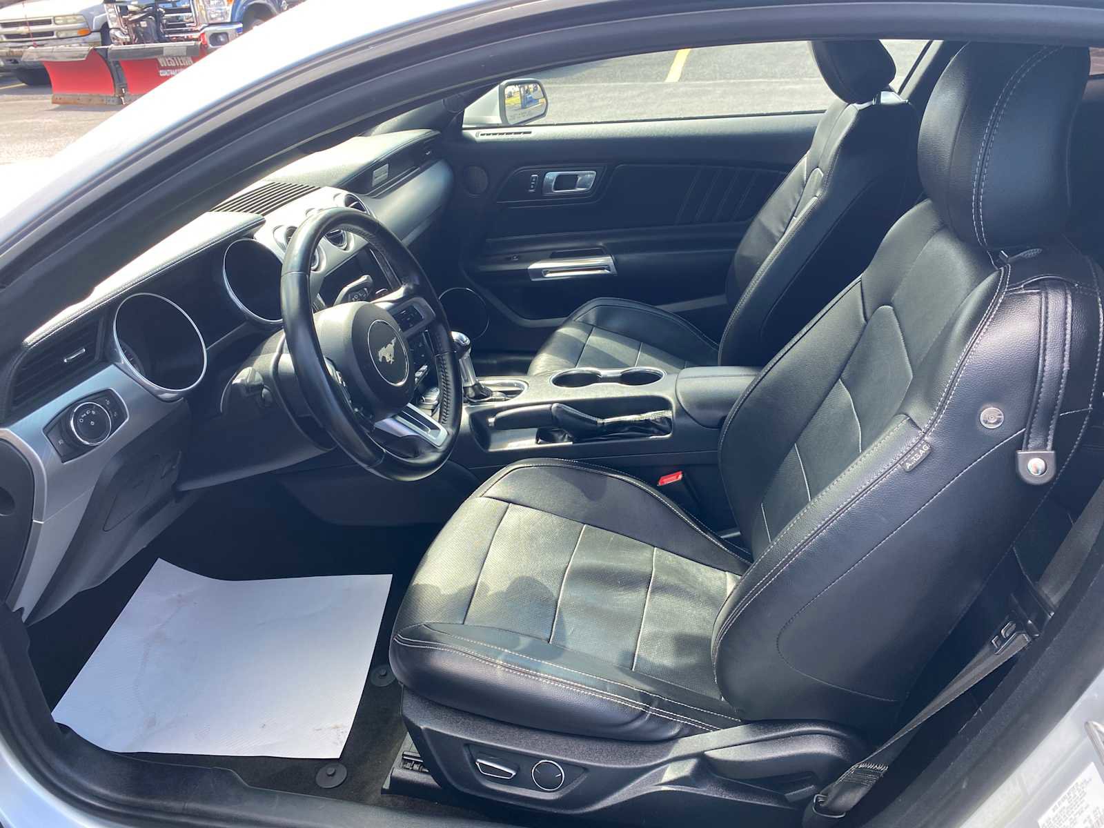 Used 2018 Ford Mustang GT Premium RWD image 9