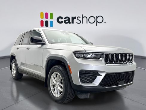 Used 2025 Jeep Grand Cherokee Laredo X w/ Luxury Tech Group I AWD/4WD image 7