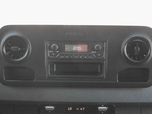 Used 2024 Mercedes-Benz Sprinter 2500 image 14