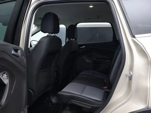 Used 2017 Ford Escape SE w/ Equipment Group 201A AWD/4WD image 15
