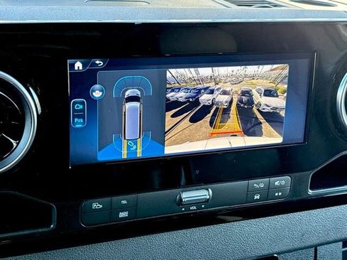 Used 2025 Mercedes-Benz Sprinter 2500 image 23