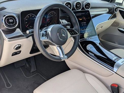 Used 2026 Mercedes-Benz GLC 300 4MATIC image 10