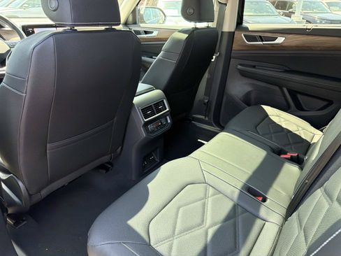 New 2026 Volkswagen Atlas SE FWD image 10