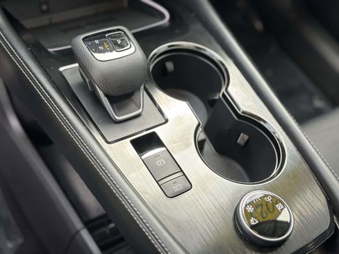 Used 2023 Nissan Rogue Platinum w/ Platinum Premium Package image 13