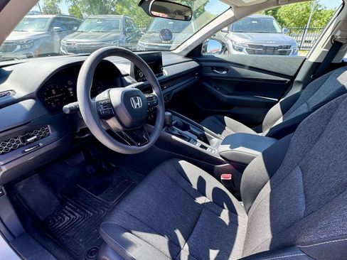 Used 2025 Honda Accord SE image 17
