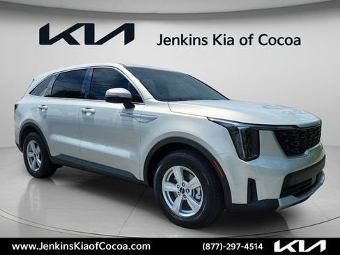 New 2026 Kia Sorento LX FWD image 1