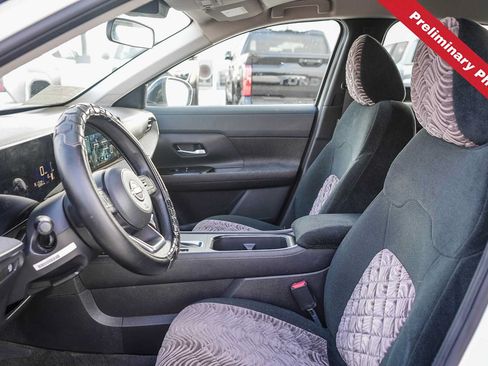 Used 2025 Nissan Kicks SV w/ Illumination Package FWD image 14