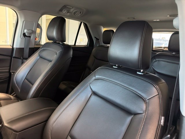 Used 2023 Ford Explorer XLT w/ Equipment Group 202A AWD/4WD image 12