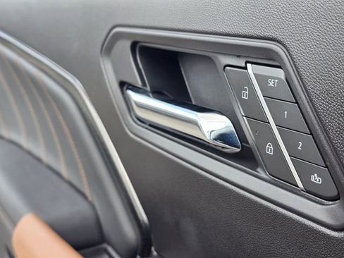 Used 2025 GMC Canyon AT4 w/ Technology Plus Package image 25