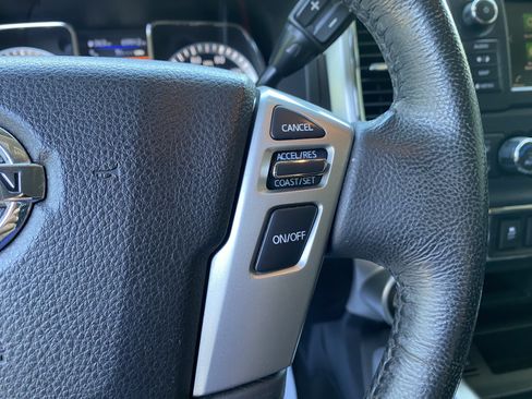 Used 2019 Nissan Titan SV w/ SV Convenience Package AWD/4WD image 21