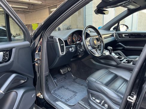 Used 2021 Porsche Cayenne S AWD/4WD image 10